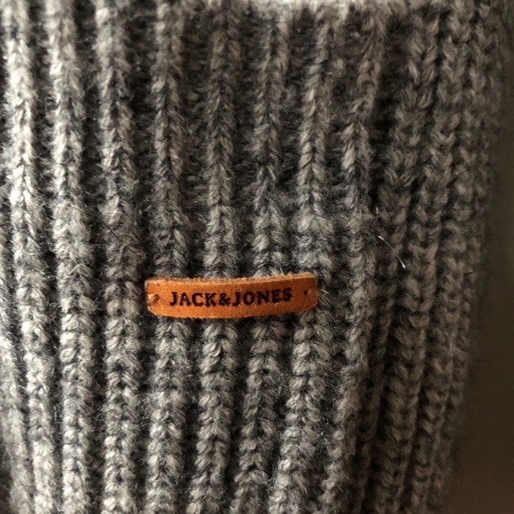 Jack and Jones sweater - Picture 2 of 4